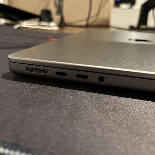 Apple MacBook Pro 14-inch with Apple M1 Pro chip 512GB SSD / 16GB RAM and 2 Year Warrenty