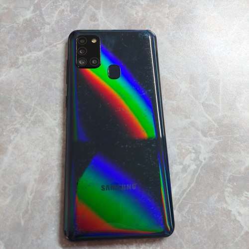 Samsung Galaxy A21s wih Cracked up screen