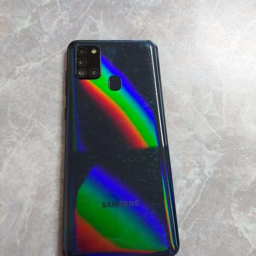 Samsung Galaxy A21s wih Cracked up screen