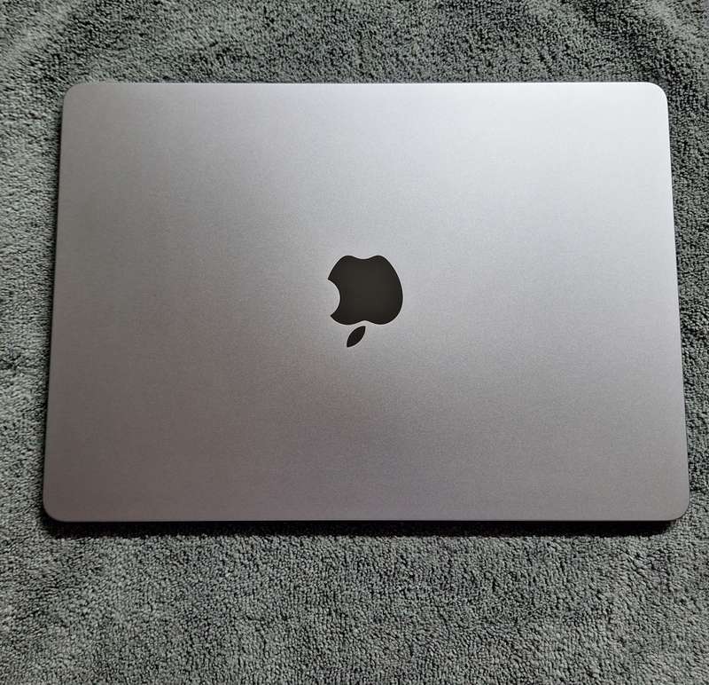 Macbook Air M2 512GB Space Grey 3 Year warrantee