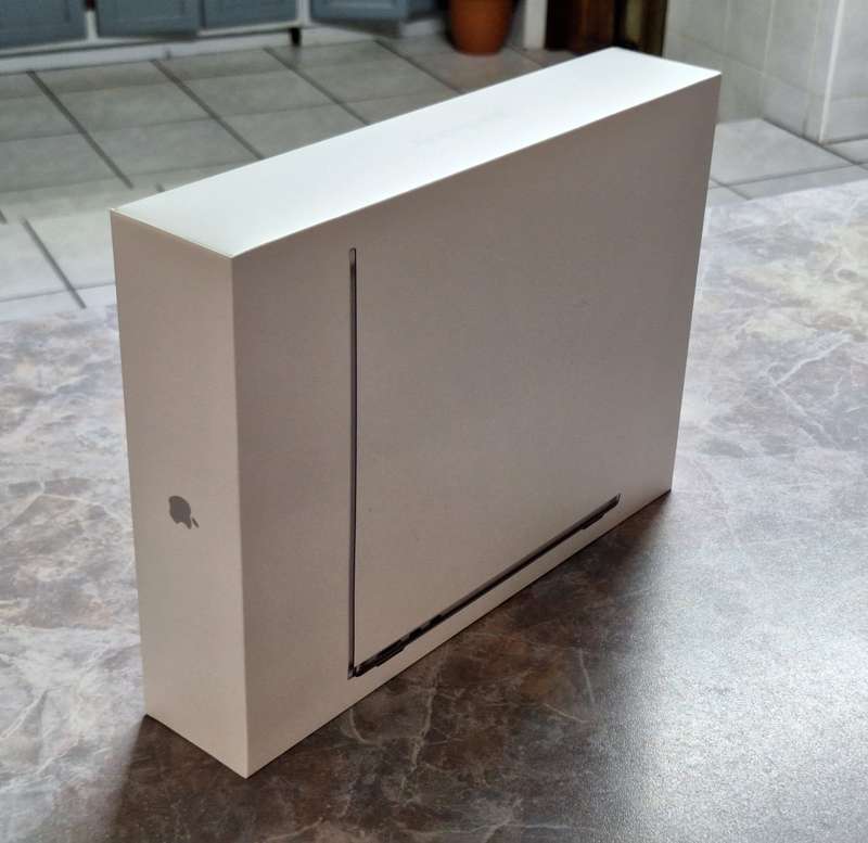 Macbook Air M2 512GB Space Grey 3 Year warrantee