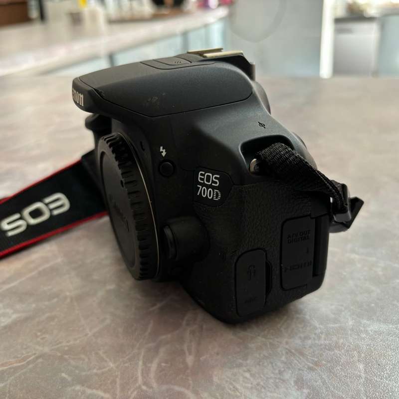Canon 700D Camera + Extras