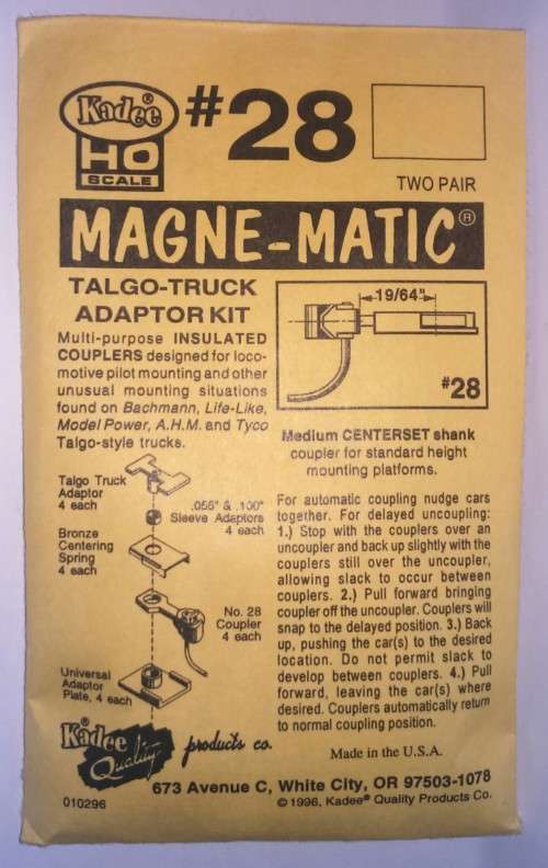 Kadee #28 HO Scale Plastic Insulated Couplers