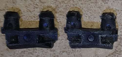 Mounting pads for larger Athearn Blue Box Locomotives - 1 pair