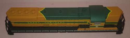 Life-Like N Scale  SD7 Great Northern 7763 #566 Diesel Locomotive Shell