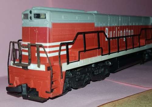 HO RIVAROSSI U25C DIESEL LOCOMOTIVE BURLINGTON #550