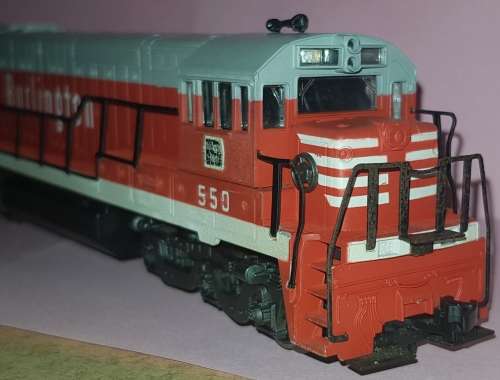 HO RIVAROSSI U25C DIESEL LOCOMOTIVE BURLINGTON #550