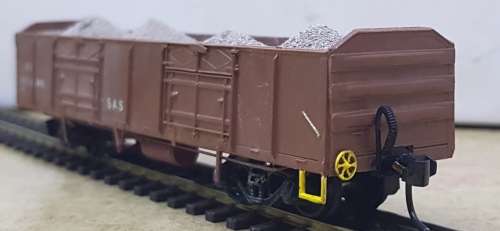 SAR HO B-2 Wagon With Stone Load - Kadee Couplers - Runs on 12mm Track