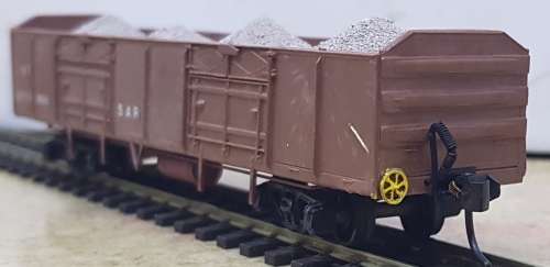 SAR HO B-2 Wagon With Stone Load - Kadee Couplers - Runs on 12mm Track