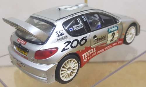 AUTOart 1/32 Racing Division Peugeot 206 No.2 WRC 2001 Slot Car
