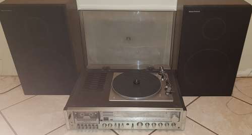 National Panasonic Ledsonic 3800 radio/tuner/turntable and tape combo with a pair of speakers