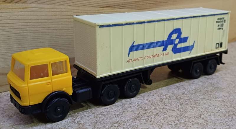 Lima #60 0801 HO Scale Fiat Truck with Atlantic Container Trailer