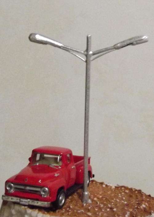 Street Lights - 2 Arm Metal - OO/HO Scale