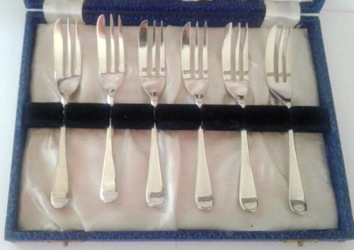 Vintage boxed Cake Forks