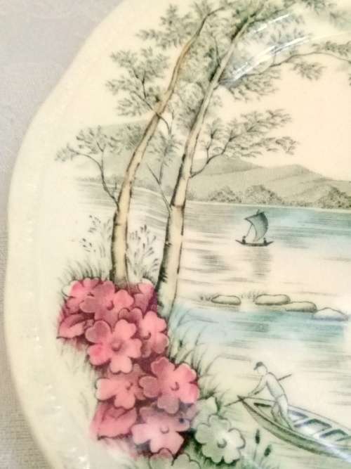 Vintage ALFRED MEAKIN Queens Castle  Set of four plates (DInner, Fish and Side Plates)