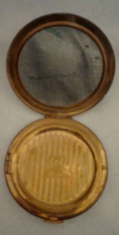 Vintage Stratton Made in England powder compact