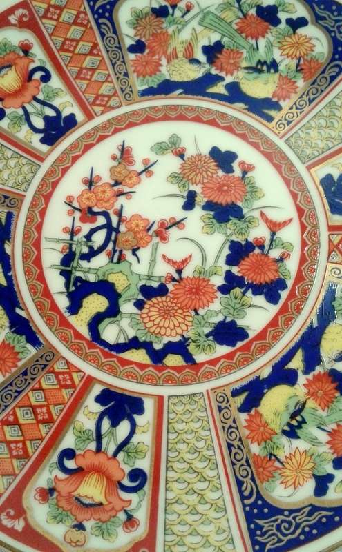 Beautiful oriental plate - Made in Japan