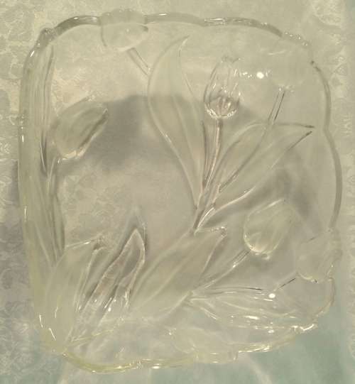 Walther- Glas (Germany) Nadine serving dish.  Beautiful tulips.
