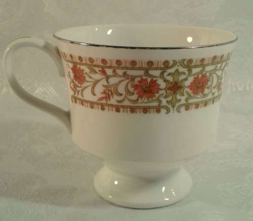 Vintage Lara Ware Trio
