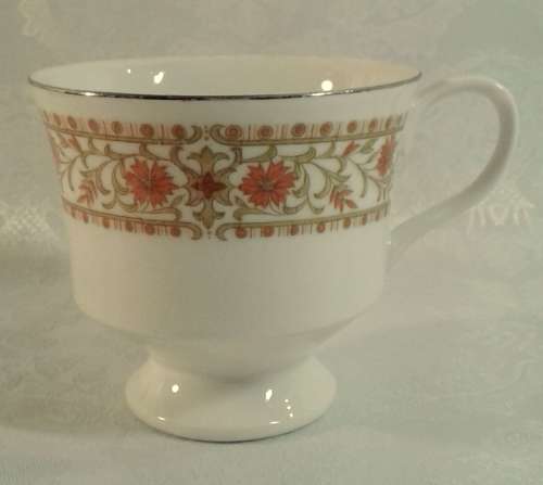 Vintage Lara Ware Trio