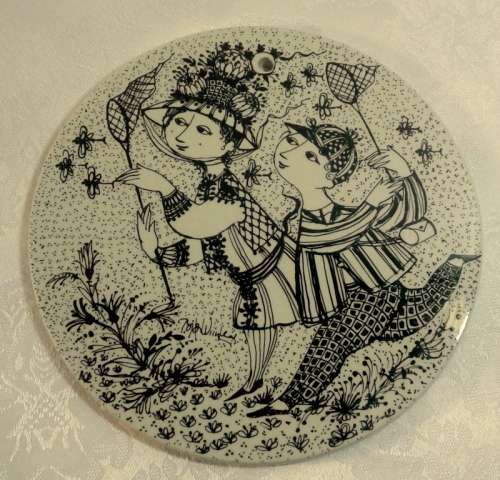 Collectable August Bye Bye Bjorn Wiinbald Nymole Denmark Calendar hanging plate