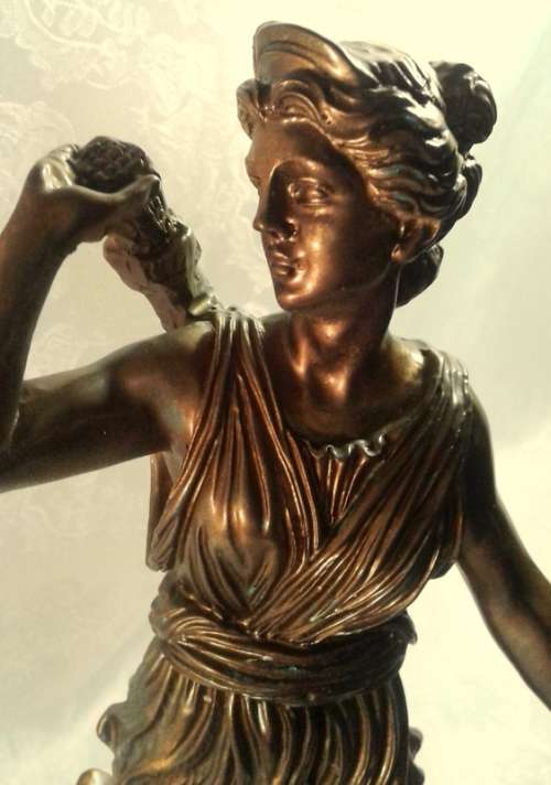 Diana Cacciatrice Statue -Diana the Goddess of hunt, moon & nature (Greek Mythology)