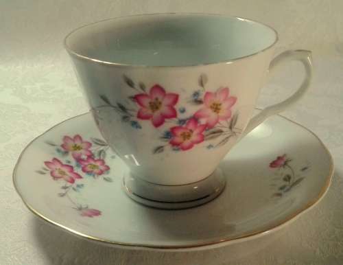 Vintage Duo - pretty pink flowers
