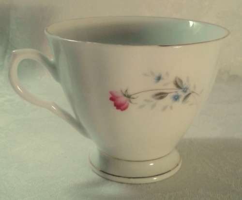 Vintage Duo - pretty pink flowers