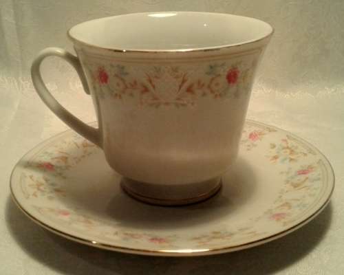 Vintage Albert Fine China, Made in China Duo