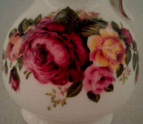 Classical Country Rose Fine Bone China Ornament or vase