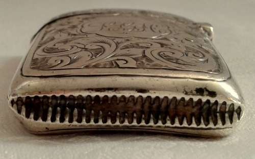Antique  Vesta  Hallmarked silver match case . Maker C.C . 1936