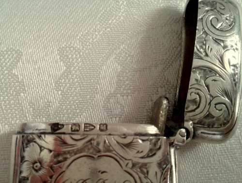 Antique  Vesta  Hallmarked silver match case . Maker C.C . 1936