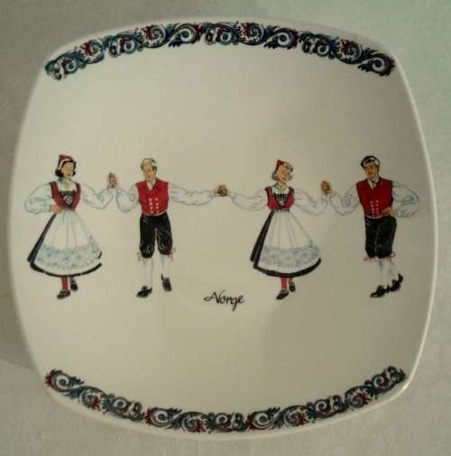 Vintage Beautiful Norwegian Plate with folk art