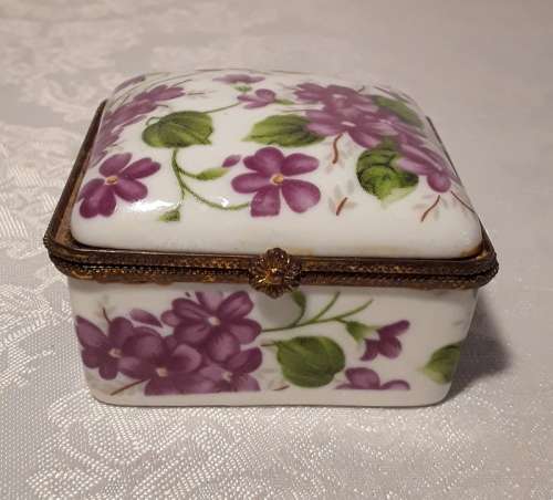 Contemporary porcelain small  trinket bow. Purple Flowers