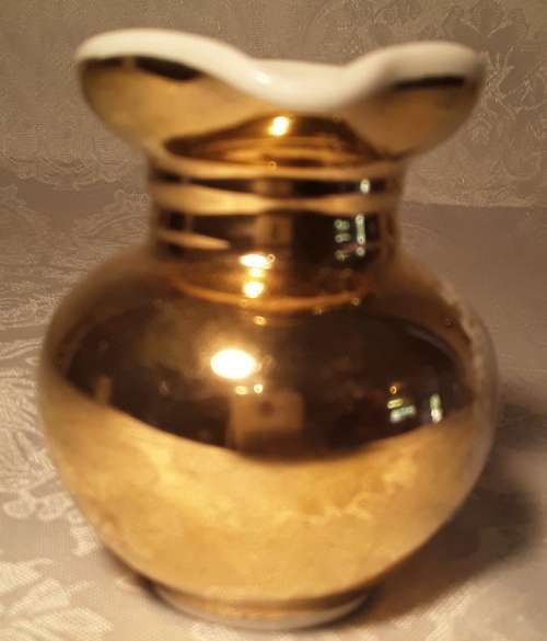 Stunning small oriental jug