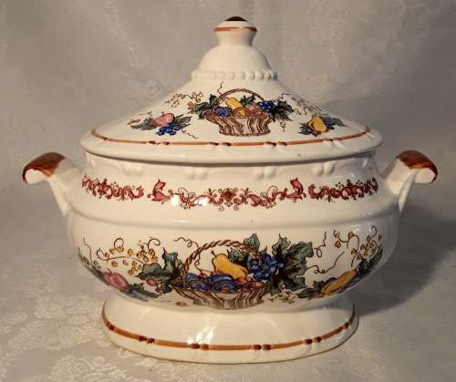 Small Soup or serving Terrine. Lovely ornament