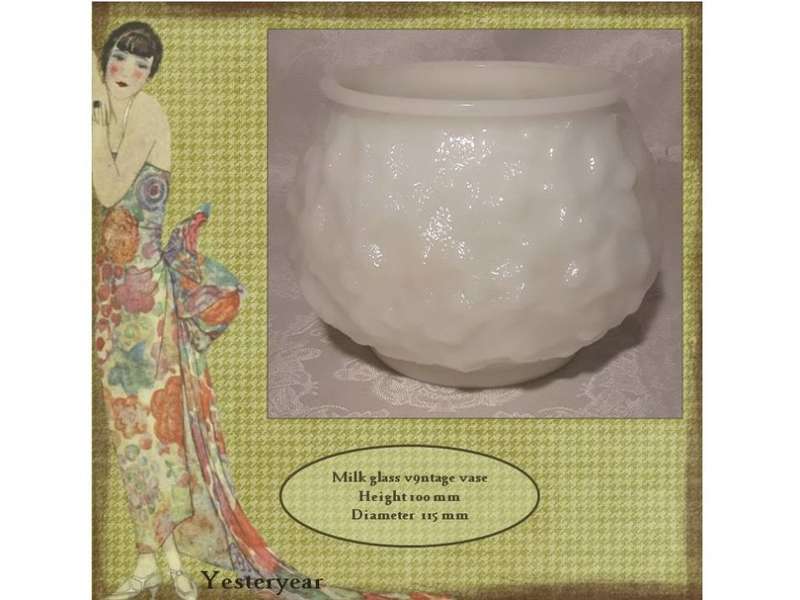 Gorgeous Vintage White Milk GLass Vase