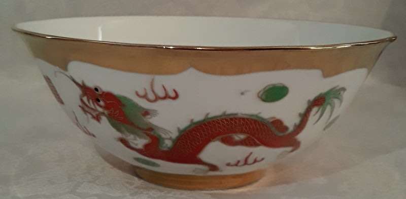 Striking set of Chinese bowls