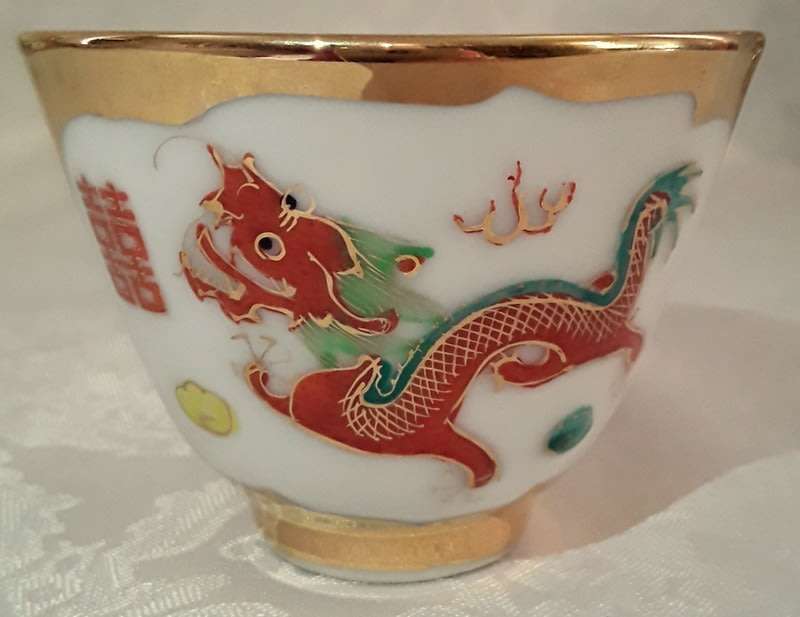 Striking set of Chinese bowls