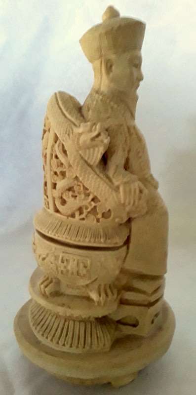 Amazing Vintage Chinese Royal Emperor Figurine Statue (please read full description)