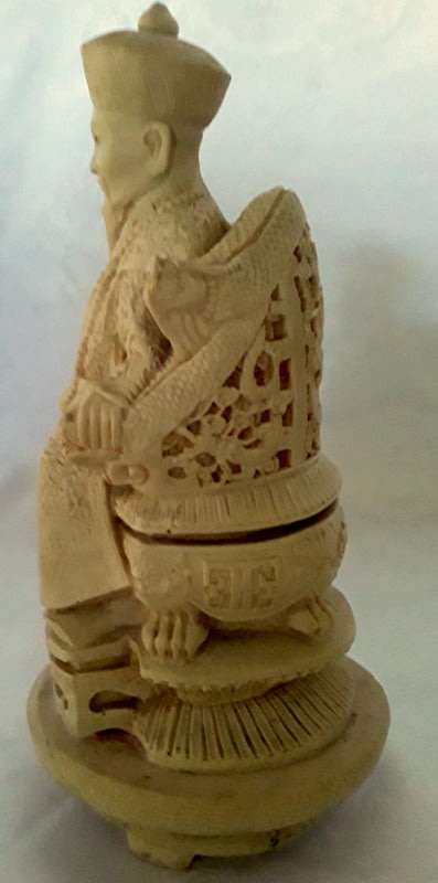 Amazing Vintage Chinese Royal Emperor Figurine Statue (please read full description)