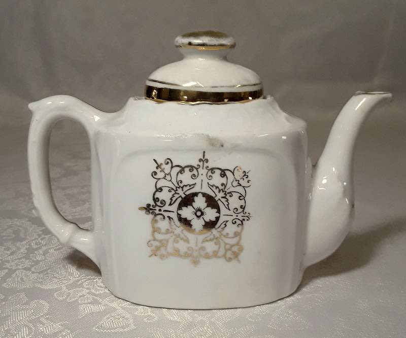Welsh Tea Party mini Tea Pot