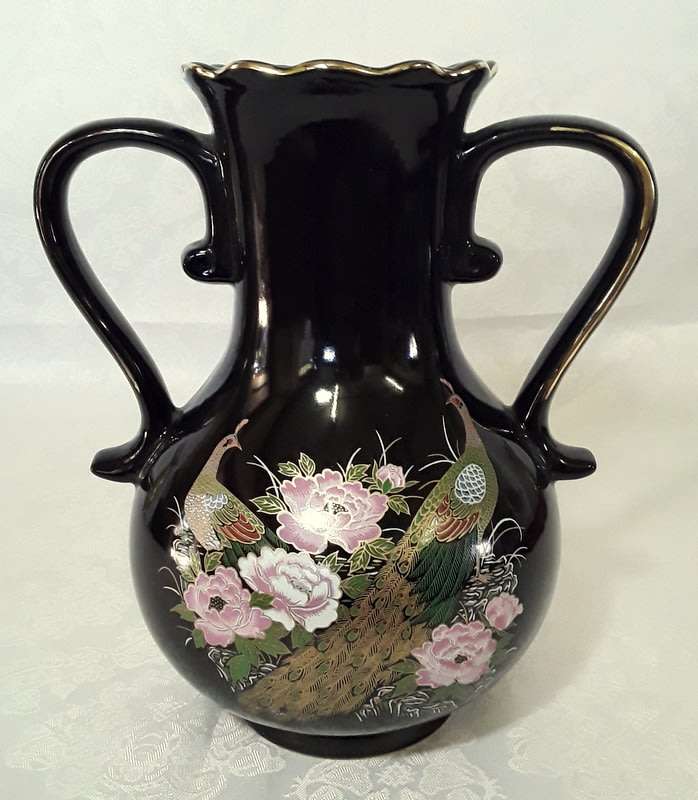Large contemporary Oriental vase