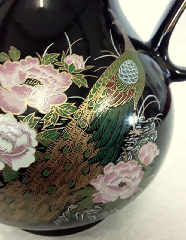 Large contemporary Oriental vase