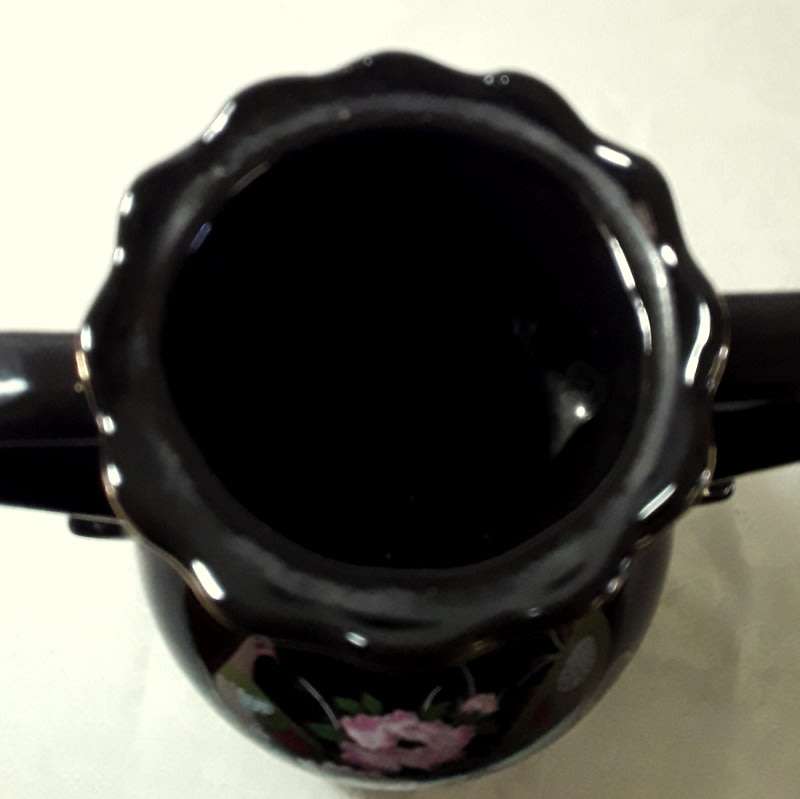 Large contemporary Oriental vase