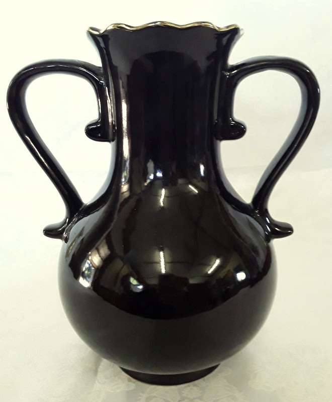 Large contemporary Oriental vase