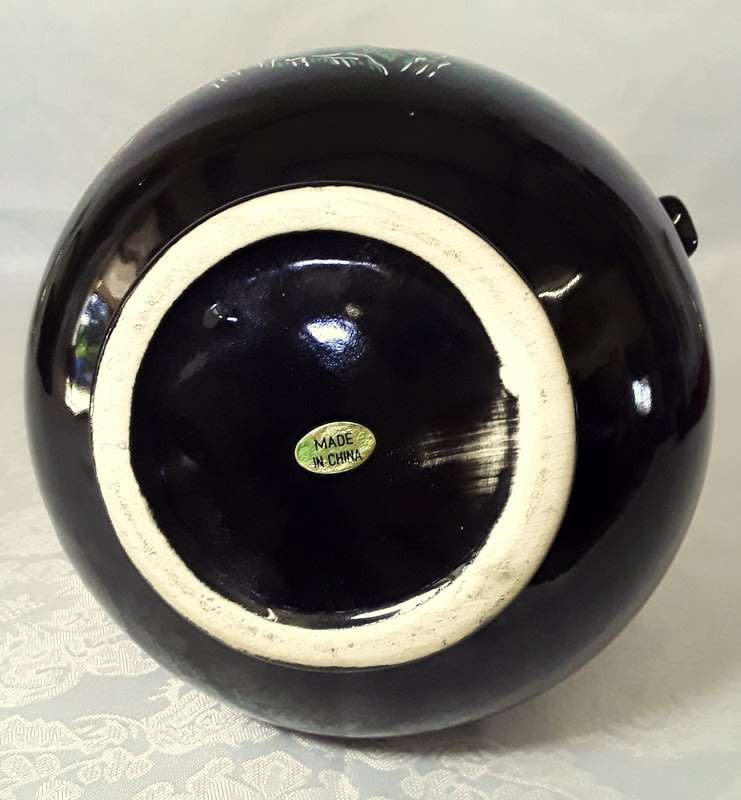 Large contemporary Oriental vase
