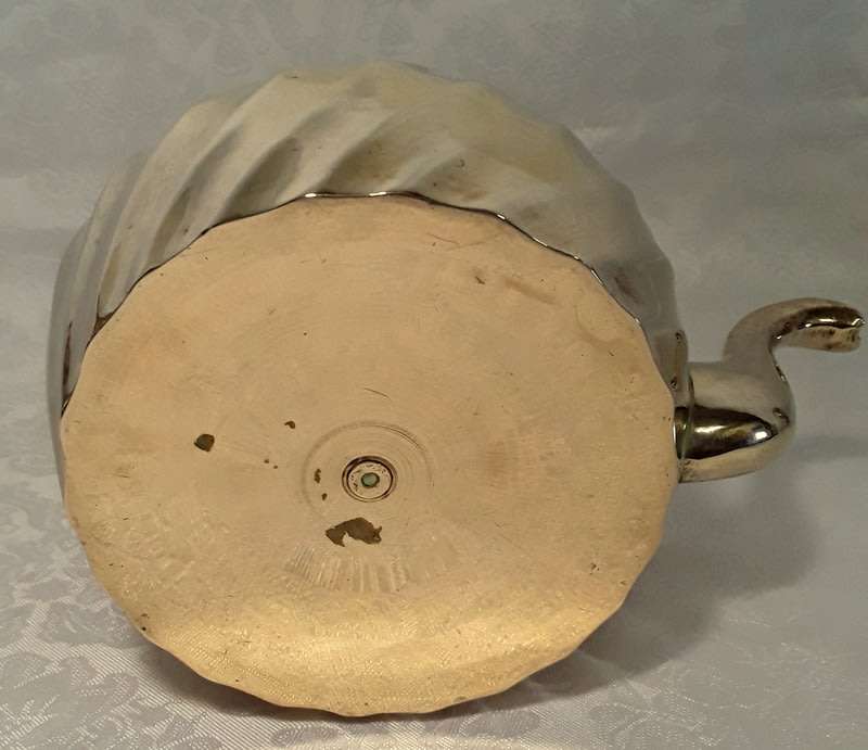 Brass Tea pot with wooden handle (Please read description)