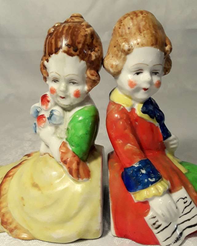 Victorian styled porcelain bookends. Wonderful to decorate a nursery
