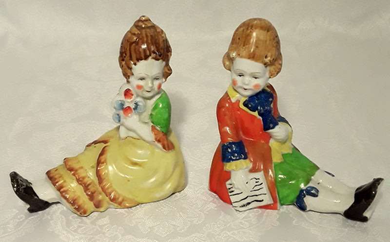 Victorian styled porcelain bookends. Wonderful to decorate a nursery